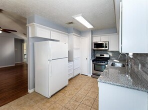 218 Page Ln in Deer Park, TX - Building Photo - Building Photo