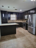 2401 S Jackson Rd in Pharr, TX - Building Photo