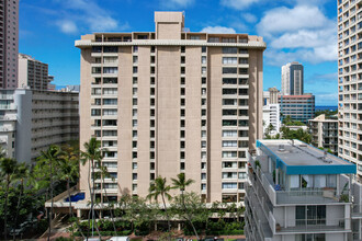 Aloha Towers in Honolulu, HI - Building Photo - Building Photo