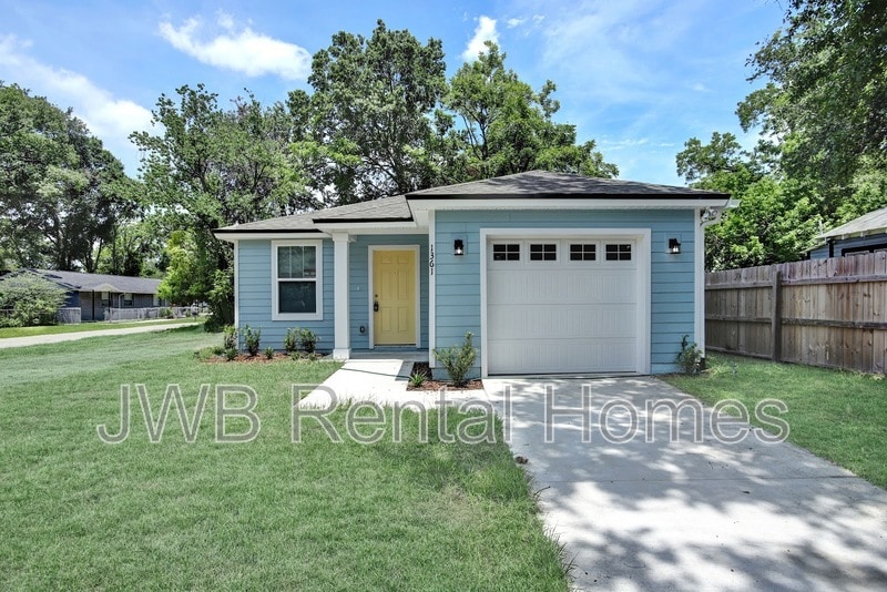 1361 W 20th St in Jacksonville, FL - Building Photo