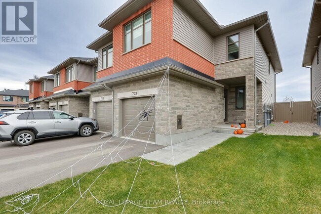 724 Ploughman Pl in Ottawa, ON - Building Photo - Building Photo