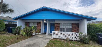 10706 N 15th St in Tampa, FL - Building Photo