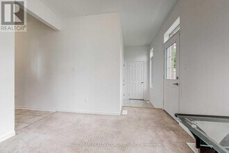 2 Sidaway Ln in Ajax, ON - Building Photo - Building Photo