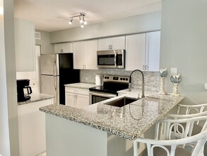 8930 Colonnades Ct E in Bonita Springs, FL - Building Photo - Building Photo