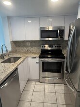 8585 NW 6th Ln in Miami, FL - Building Photo - Building Photo