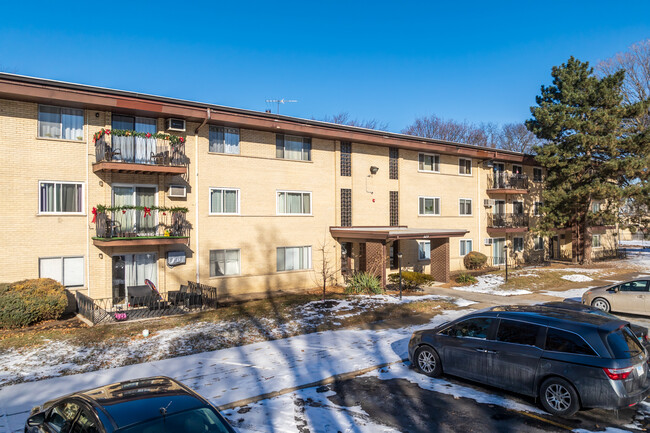 1206 E Fairview St in Arlington Heights, IL - Building Photo - Building Photo