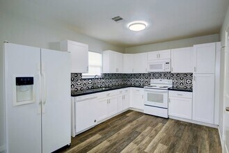 8627 Wileyvale Rd in Houston, TX - Building Photo - Building Photo