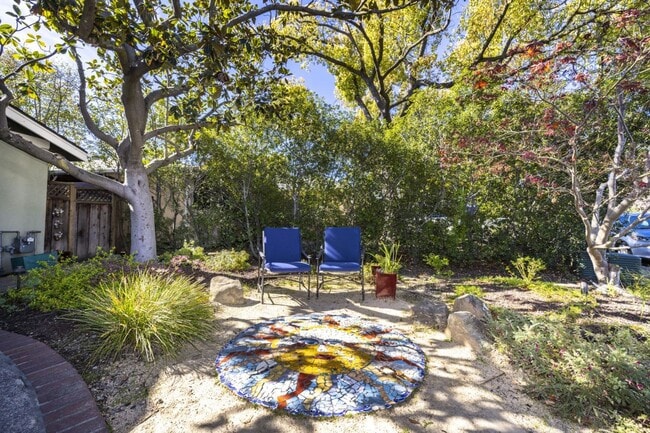 588 Bryson Ave in Palo Alto, CA - Building Photo - Building Photo