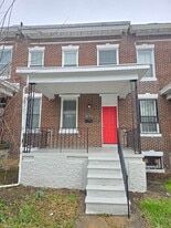 100 S Hilton St in Baltimore, MD - Building Photo