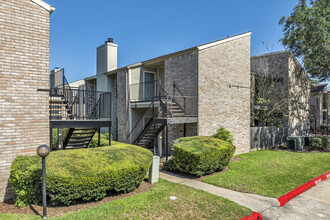 Cambridge Glen in Houston, TX - Building Photo - Building Photo