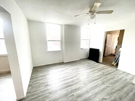 5001 Idaho Ave, Unit 2nd Floor Giant 4 Bedroom in St. Louis, MO - Building Photo