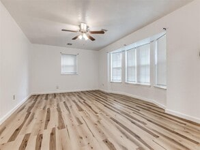 225 NW 80th St in Oklahoma City, OK - Building Photo - Building Photo