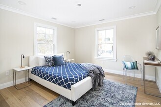 23 Winslow Rd, Unit 2 in Brookline, MA - Building Photo - Building Photo