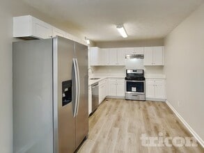 1567 Kimberly Pl in Canton, GA - Building Photo - Building Photo