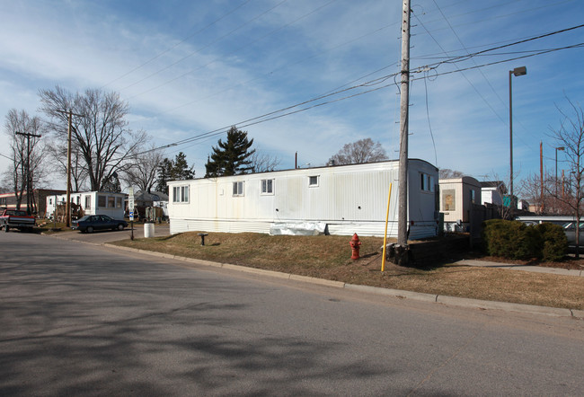 8701 Lyndale Ave S in Bloomington, MN - Building Photo - Building Photo