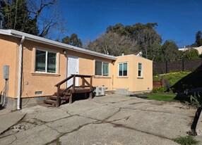 8034 Ney Ave in Oakland, CA - Building Photo