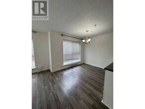22230-22230 North Ave in Maple Ridge, BC - Building Photo - Building Photo