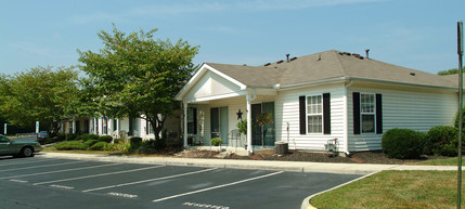 Dunlop Farms Senior Apartments 55+ in Colonial Heights, VA - Building Photo - Building Photo