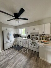 223 Seneca Dr in Groton, CT - Building Photo - Building Photo