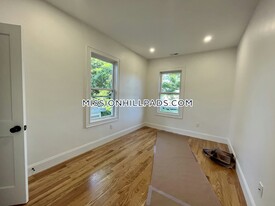 234 Calumet St, Unit 3 in Boston, MA - Building Photo - Building Photo