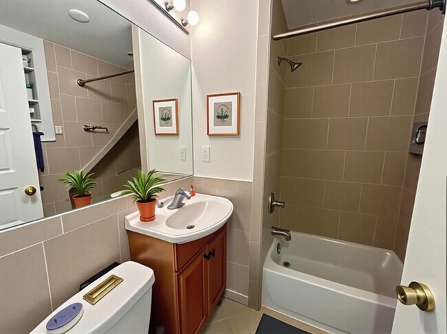 206 Commonwealth Ave in Boston, MA - Building Photo - Building Photo