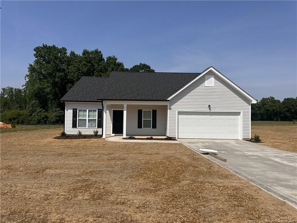 176 Dalton Dr in Lumber Bridge, NC - Building Photo