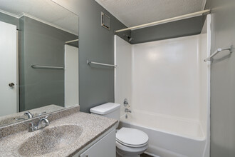 Harmony Park Apartments in Atlanta, GA - Building Photo - Interior Photo