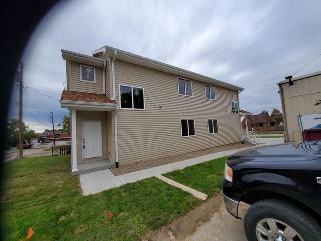 524 S Washington St in Papillion, NE - Building Photo - Building Photo