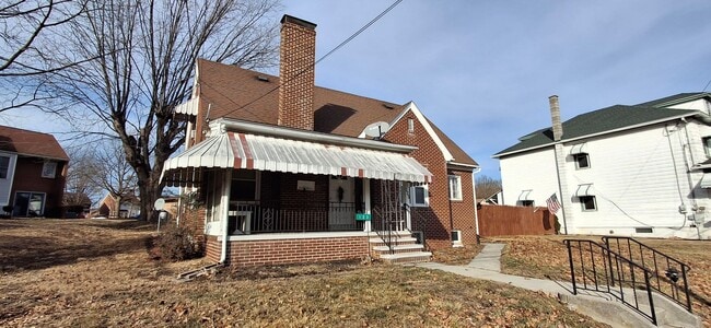 property at 123 W Washington Ave