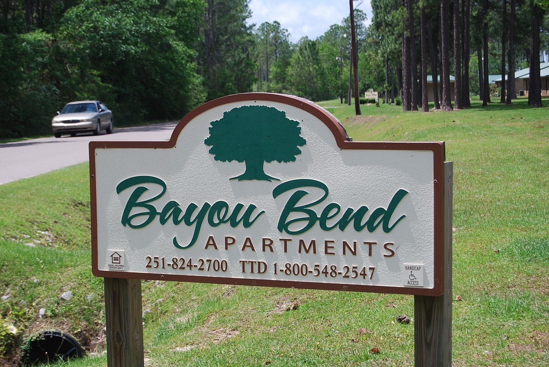 Bayou Bend in Bayou La Batre, AL - Foto de edificio