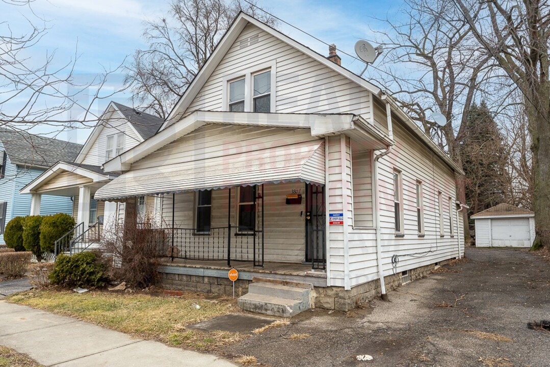 3807 E 55th St in Cleveland, OH - Building Photo