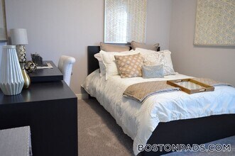 122 Dustin St in Boston, MA - Building Photo - Building Photo