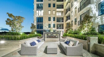 6255 W Northwest Hwy in Dallas, TX - Building Photo