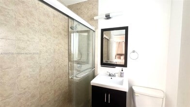 751 Euclid Ave in Miami Beach, FL - Building Photo - Building Photo