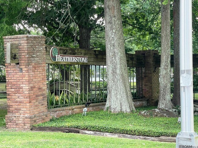 2122 Stonehenge Ave in Baton Rouge, LA - Building Photo - Building Photo