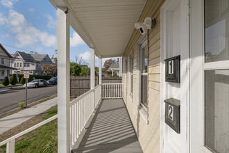 2 Center Ave in Norwalk, CT - Building Photo - Building Photo