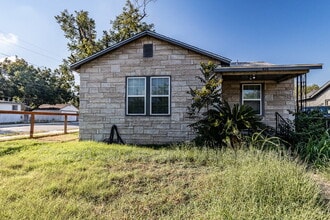 454 Astor St in San Antonio, TX - Building Photo - Building Photo