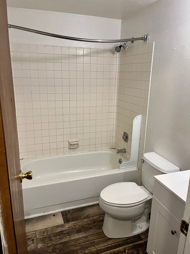 925 Cosgrave St-Unit -Unit B in Winnemucca, NV - Building Photo - Building Photo