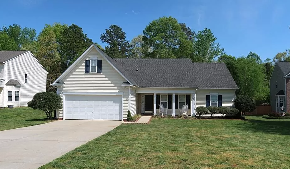 2416 Kings Farm Way in Indian Trail, NC - Building Photo