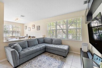 9090 NW 40th Pl in Sunrise, FL - Building Photo - Building Photo