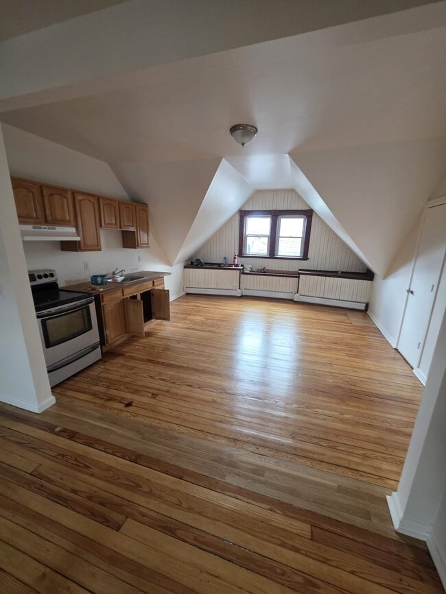 12 Noxon St, Unit 3, Unit 3