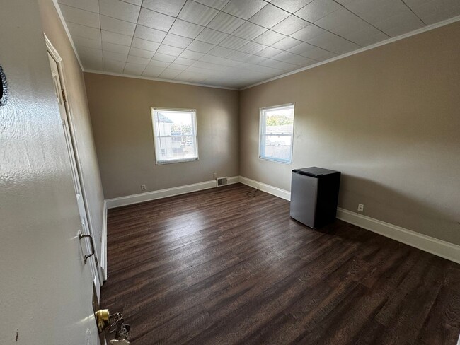 2216 S Calhoun St in Fort Wayne, IN - Building Photo - Building Photo