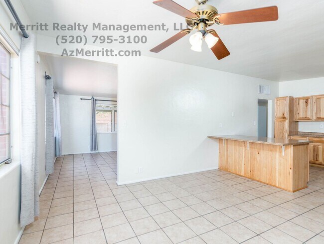 property at 2032 E Blacklidge Dr