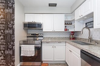 13460 Old Englishtown Rd in Wellington, FL - Building Photo - Building Photo