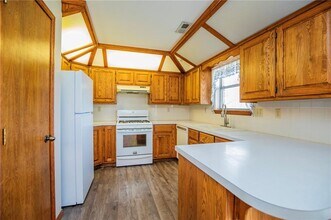 1813 Crouch St in Bentonville, AR - Building Photo - Building Photo