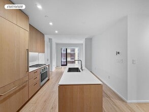 98 Front St in Brooklyn, NY - Building Photo - Building Photo