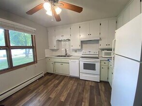 123 19th Ave N in Hopkins, MN - Foto de edificio - Building Photo