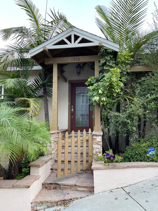 1552 Crater Ln in Los Angeles, CA - Foto de edificio