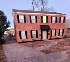 6408 Blue Bird Dr in Little Rock, AR - Building Photo