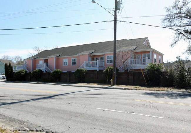 Trolley Path in Wilmington, NC - Foto de edificio - Building Photo